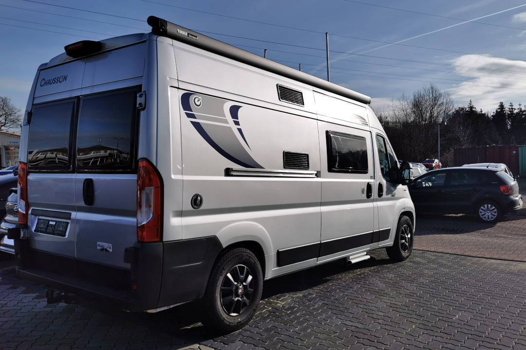 Chausson V594 VIP Ausstattung - Außenansicht des Miet-Wohnmobils